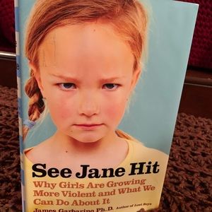 5 Novels all Hardcover, in like new/new Condition